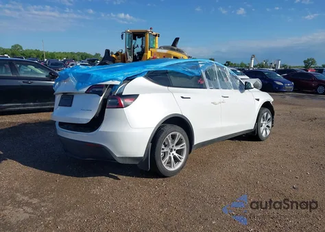 2024 Tesla Model Y Long Range Dual Motor All-Wheel Drive из США, поврежденный, VIN 7SAYGDEE7RA274787